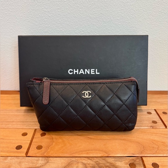 Chanel Classic O Case Pouch in Black Quilted Lambskin Leather w/Silver Hardware